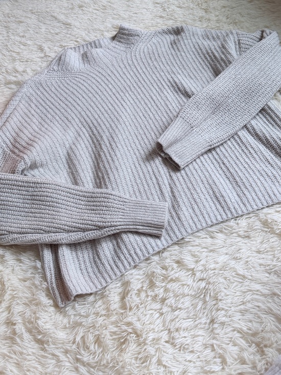 Old Navy Sweaters - Old Navy Light Cream Ribbed Mock Neck Sweater